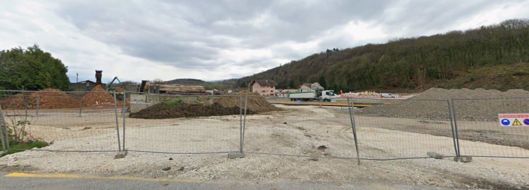 Notre équipe réalise une étude de sol g1 à Sillingy pour analyser la composition du terrain morainique.