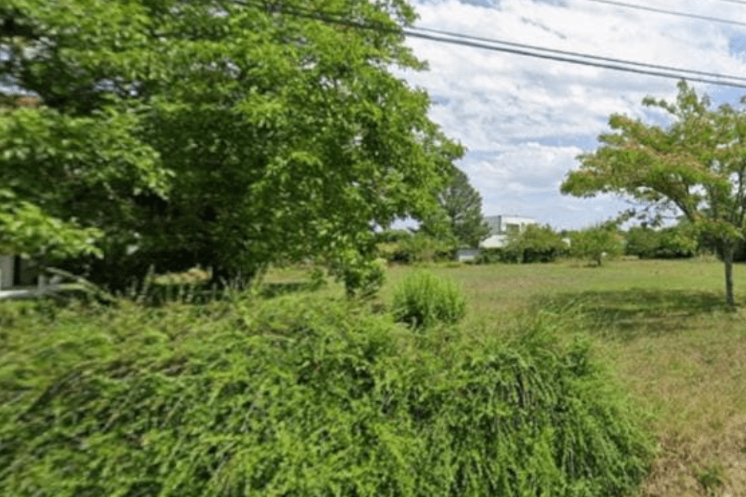 Terrain à bâtir à Gaillac avant construction, site concerné par une étude de sol à Gaillac pour analyser la nature du sol et les contraintes géotechniques