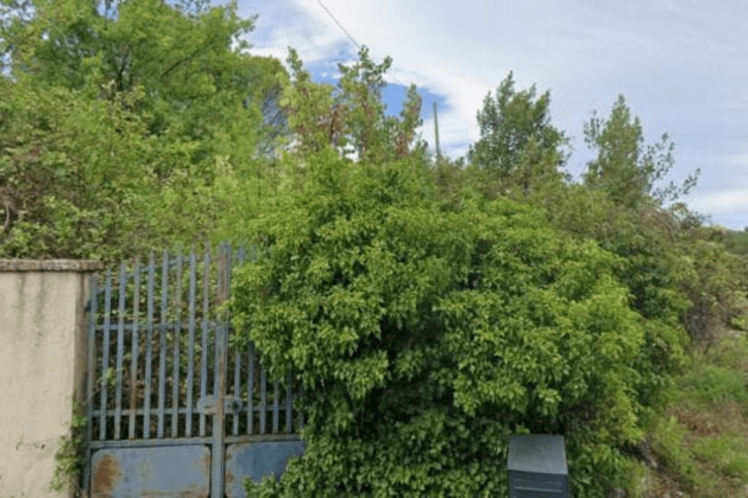 etude-de-sol-g2-avp-lodeve-34700 Réalisation d'un sondage pénétrométrique pour une étude de sol g2 à Lodève afin de mesurer la résistance des colluvions au pied du Larzac.