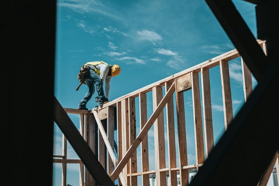 Construction Homme debout pour construire