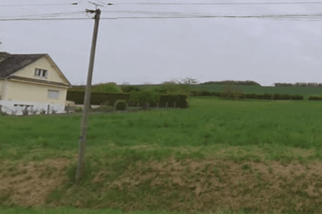 Analyse de la craie et des argiles lors d'une étude de sol g1 à Saligny pour définir les principes de construction d'une future maison.